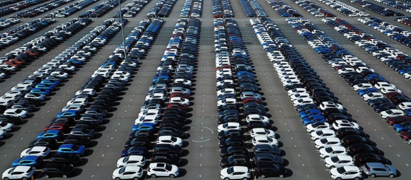 ST PETERSBURG, RUSSIA - AUGUST 16, 2019: An aerial view of cars parked by the Nissan plant in Pargolovo. Peter Kovalev/TASS  îññèß. àíêò-åòåðáóðã. èä ñâåðõó íà àâòîìîáèëè íà òåððèòîðèè çàâîäà Nissan â àðãîëîâî. åòð îâàëåâ/